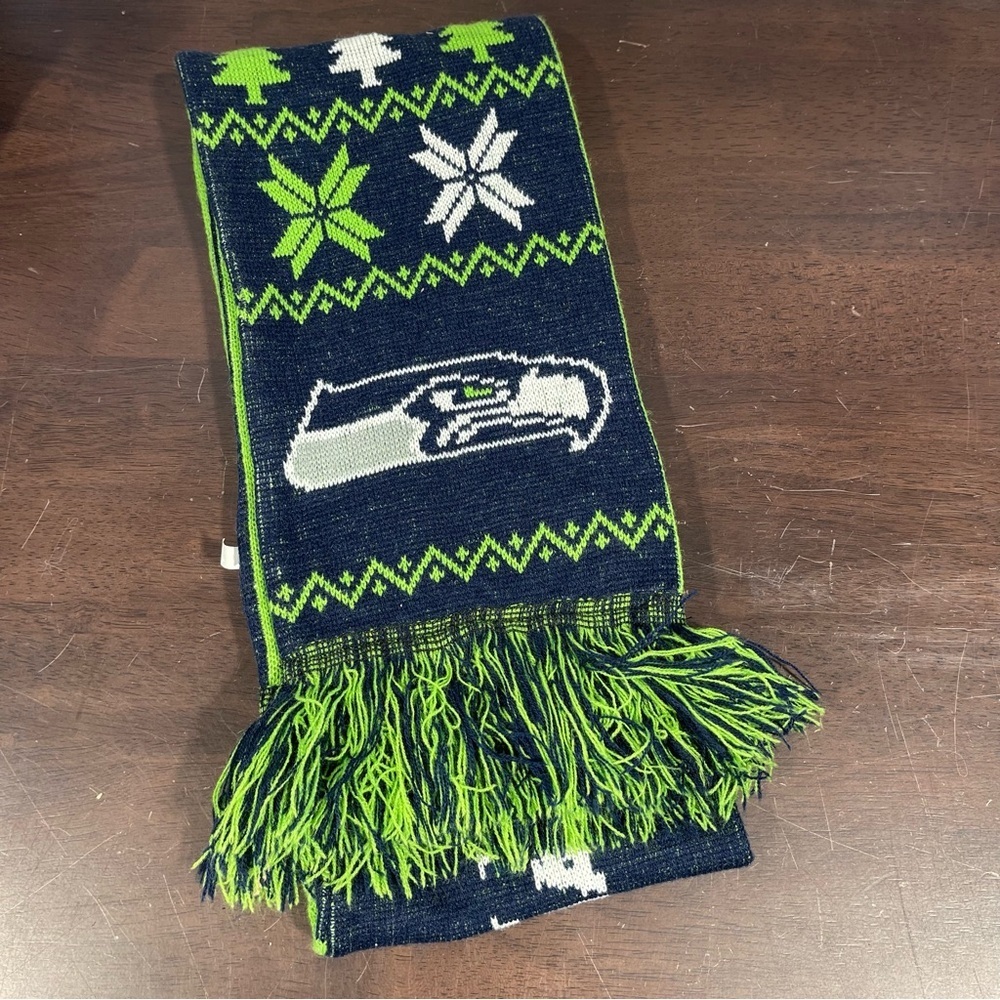 Forever Collectibles Blue and Green Seahawks Scarf